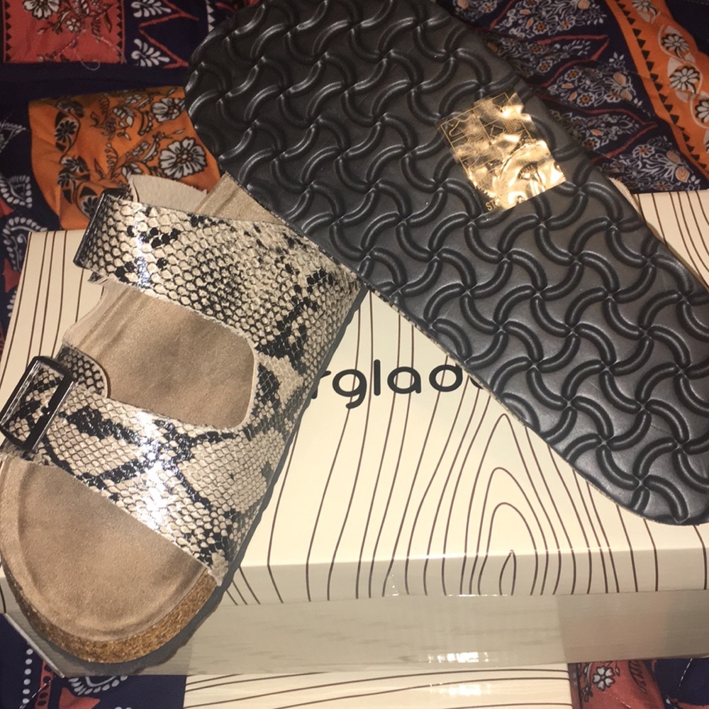 Size 7 left Everglades Birk Snake Sandals - Picture 8 of 8